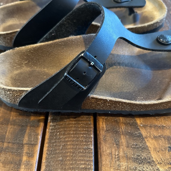 Black Birkenstock Gizeh Flip Flop Sandals - Picture 5 of 7